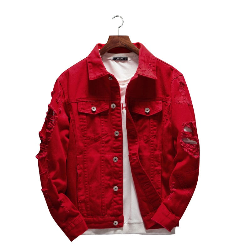 Rote Jeansjacke, zerrissen, Herrenmode, Denim, lässig, modisch, Streetwear, Knopfleiste