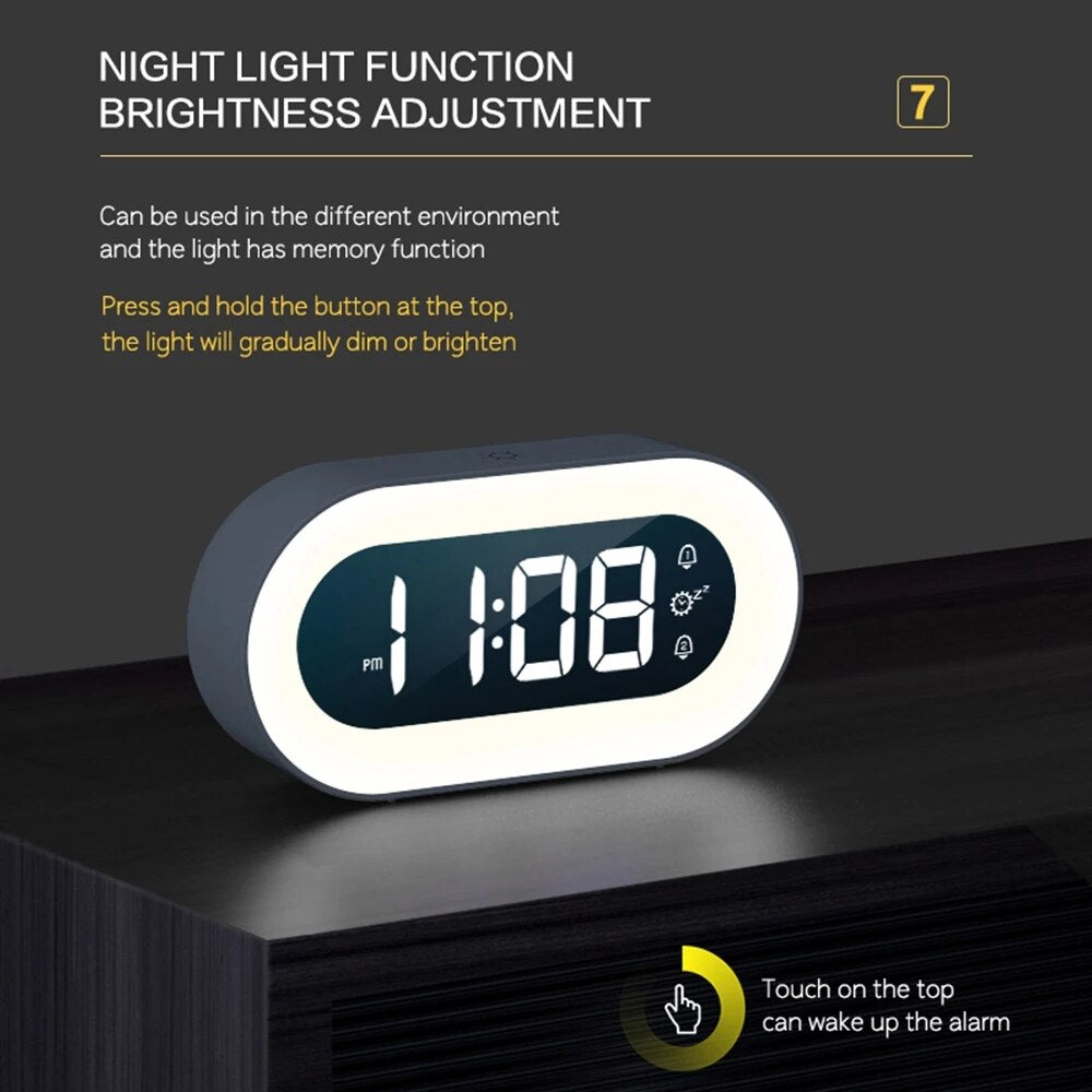 Digitaler Wecker mit Nachtlicht, Helligkeitseinstellung, LED-Display, schwarz-weiß.