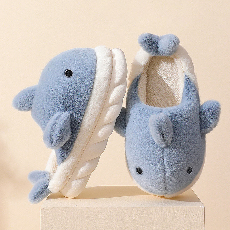 Měkké plyšové žraločí pantofle - SnugShark