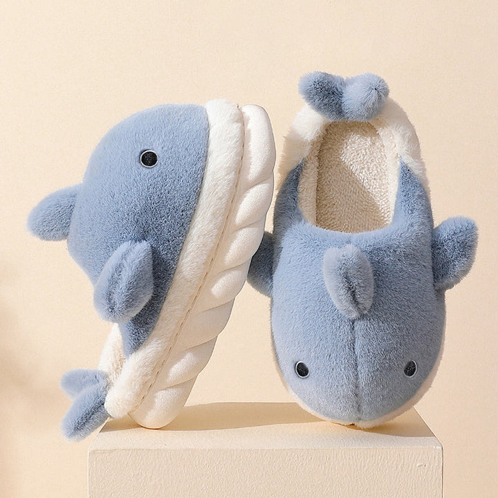 Měkké plyšové žraločí pantofle - SnugShark