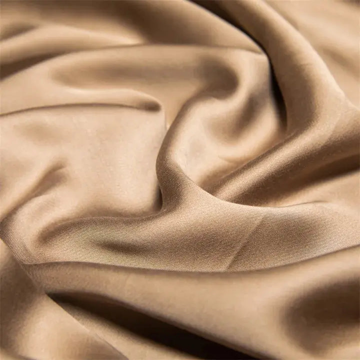 Seidene Bettwäsche Set aus atmungsaktivem Bio-Bambus, beige, luxuriös, Elegare.