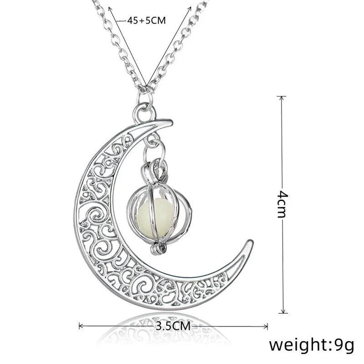 Silberne Mond-Halskette mit filigranem Design und leuchtendem Anhänger, 45+5 cm Länge.
