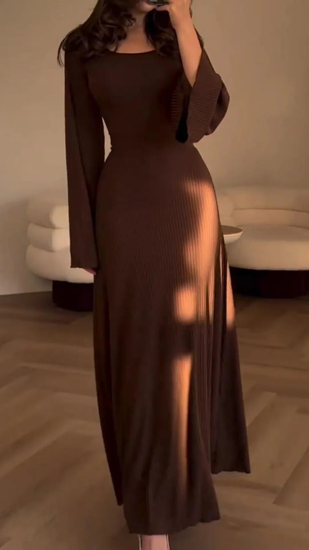 Elegantní bodyconové maxišaty se šněrováním – Podzim ve Valencii