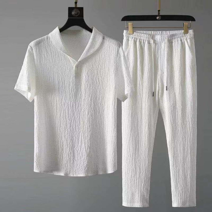 Weißes Herren-Sommer-Set, klassisches Hemd und lässige Hose, Baumwolle, elegant, modisch.