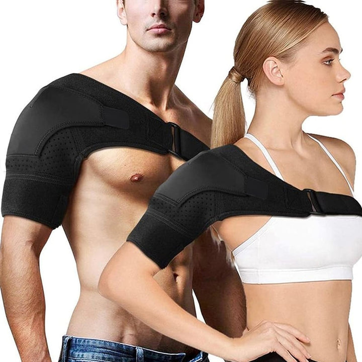 Zwei Personen tragen schwarze Schulterbandagen für Stabilität und Unterstützung beim Sport.