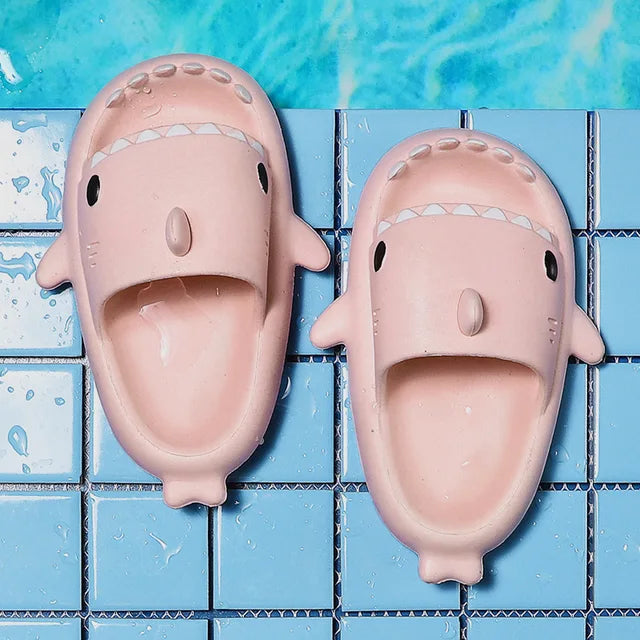 Unisex lehké letní sandály s designem žraloka – FinSteps