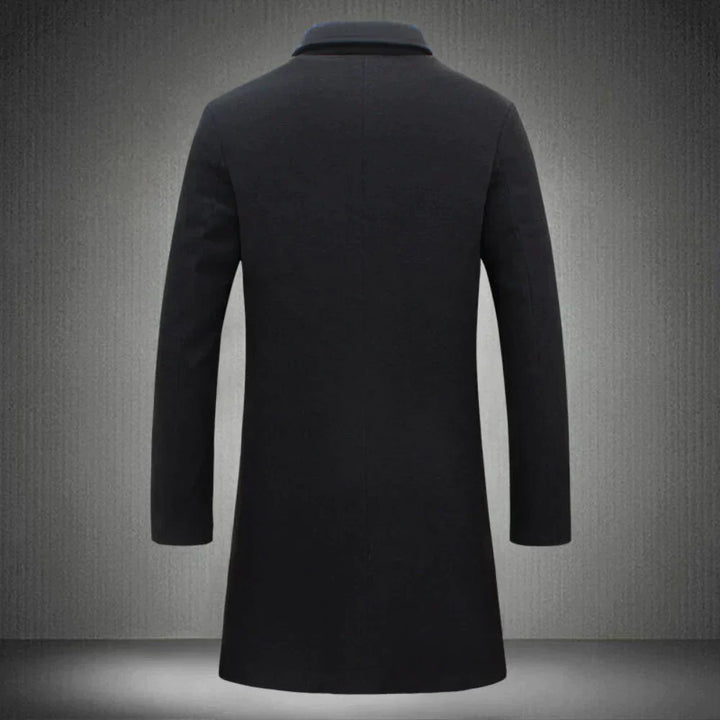 Schwarzer Herrenmantel, elegantes Design, Wintermode, langer Schnitt, hochwertiger Stoff.