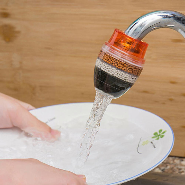 Wasserhahnfilter mit 5-Schicht-Kohlefilter, spart Wasser, Küche, Universal, effizient.