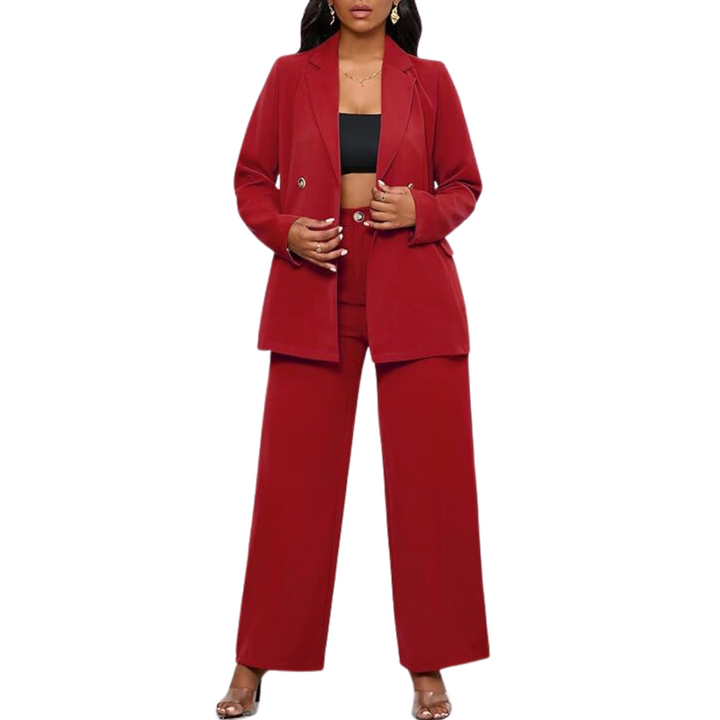 Frau in rotem Hosenanzug, schwarzes Top, elegante Mode, Business-Outfit, Damenbekleidung.