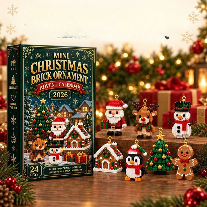 Krabice kalendáře a šest figurek na dřevěném stupínku: Santa, sob, sněhulák, perníková chaloupka, tučňák, stromek a perníček před dárky. 9