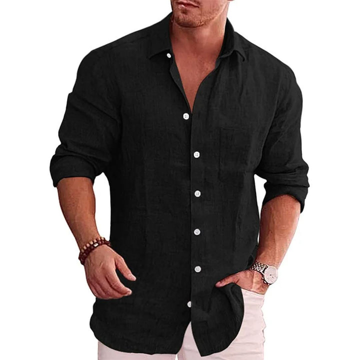 Mann in schwarzem Leinenhemd, lässig, langärmelig, Knopfleiste, Mode für Herren.