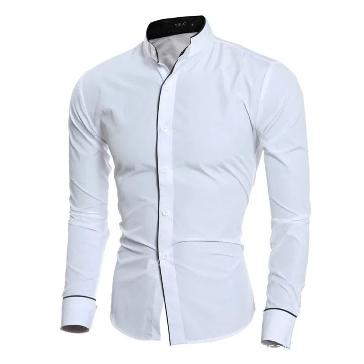 Weißes Herrenhemd, Slim Fit, langärmelig, Knopfleiste, elegantes Design, Businessmode.