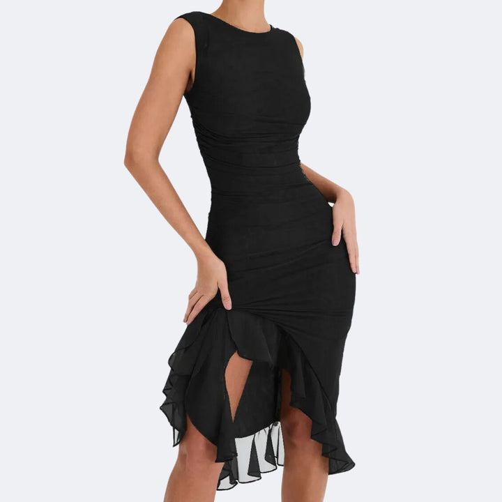 Schwarzes ärmelloses Kleid mit Rüschen, elegantes Design, knielang, Damenmode.