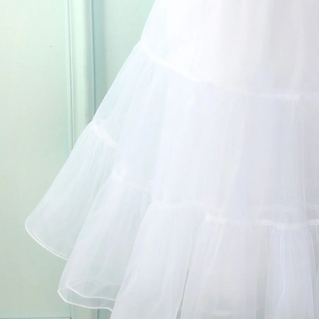 Weißer Tüllrock, mehrlagig, elegant, für Damenmode, Hochzeit, Ballett, Tanz, Kostüm.
