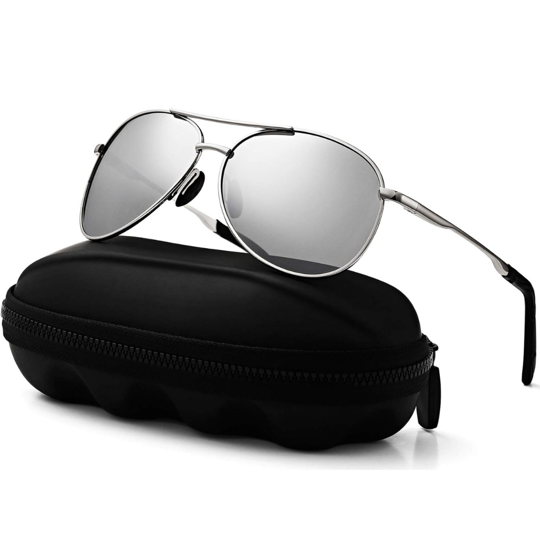 Silberne Pilotenbrille mit verspiegelten Gläsern auf schwarzem Etui, modisch, UV-Schutz.