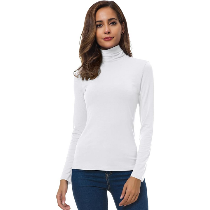 Frau in weißem Rollkragenpullover, langärmelig, modisch, bequem, Damenmode, Herbstkleidung.