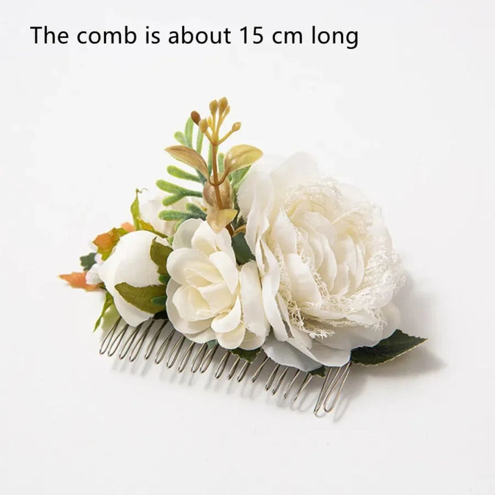 Weiße Blumen-Haarkamm, 15 cm, Hochzeit, Brautaccessoire, Metallzinken, romantisch, elegant.