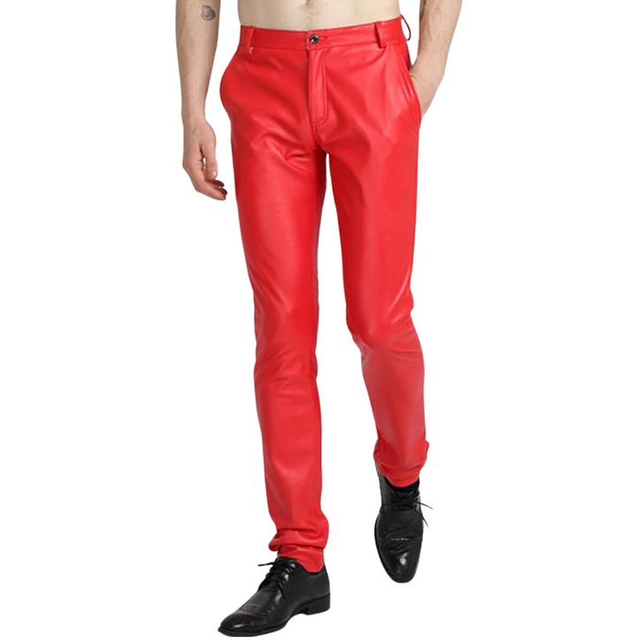 Rote Herren-Lederhose, schmal geschnitten, modisch, aus Kunstleder, ideal für trendige Outfits.