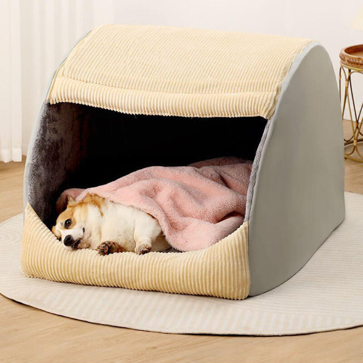 Großes, abnehmbares, halbgeschlossenes Hundezelt aus warmem Flanell in Beige und Grau.