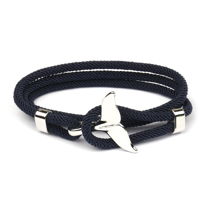 Dunkelblaues Herrenarmband mit Walflossen-Anhänger, mehrlagig, maritim, modisch.