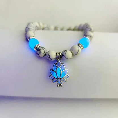 Weiß-blaues Armband mit Lotus-Anhänger, leuchtende Perlen, Schmuck für Damen, modisch.
