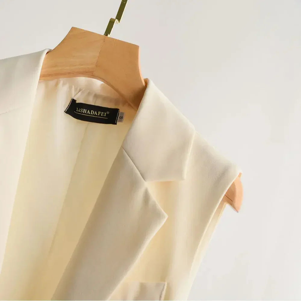 Trendový bezrukávový blazer - Celeste