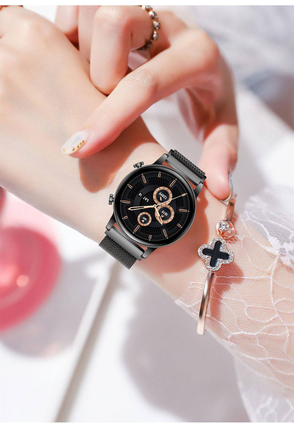 Elegante Damen-Smartwatch in Schwarz mit Metallarmband und stilvollem Zifferblatt.