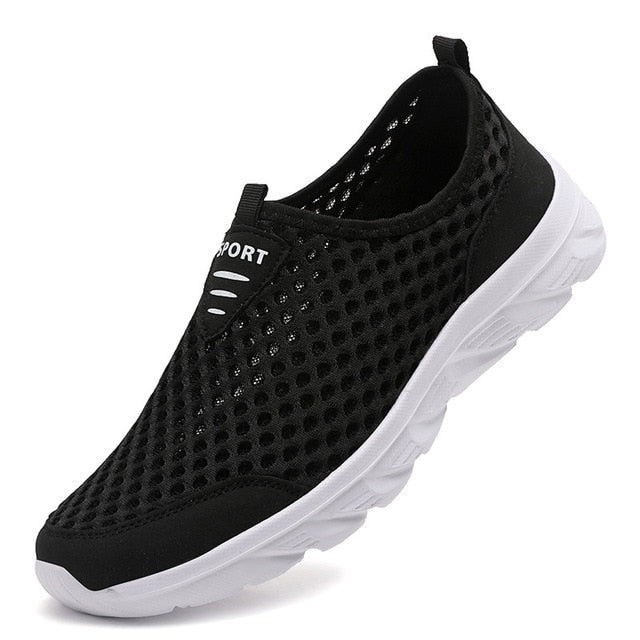 Schwarze Herren-Mesh-Loafers, atmungsaktiv, leicht, sportlich, weiße Sohle.