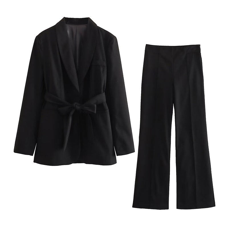 Zweiteiliges Damenanzug-Set, schwarz, Blazer mit Gürtel, Hose, elegantes Business-Outfit.