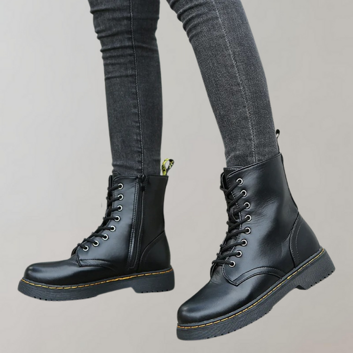 Schwarze Damenstiefel aus Leder, Schnürung, robuste Sohle, modisch, bequem, Herbstmode.