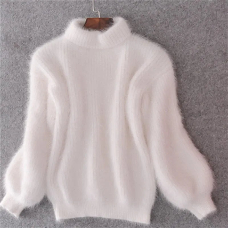 Weißer Damenpullover aus Angorawolle, langärmlig, kuschelig, modisch, Wintermode.