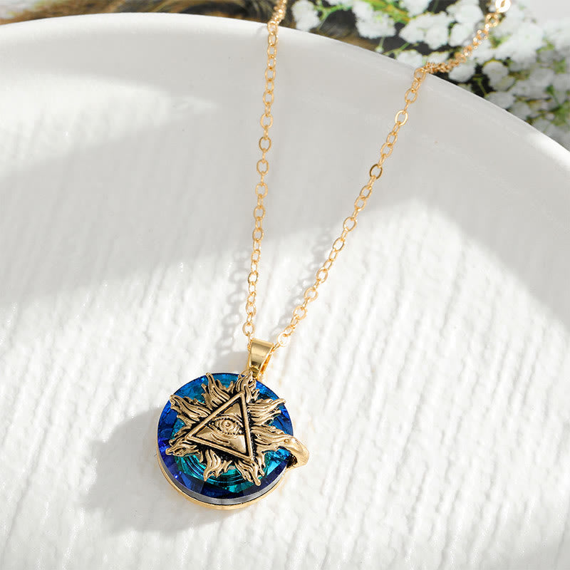 Goldene Halskette mit blauem Anhänger, Auge des Horus, modisches Schmuckstück, Damenaccessoire.