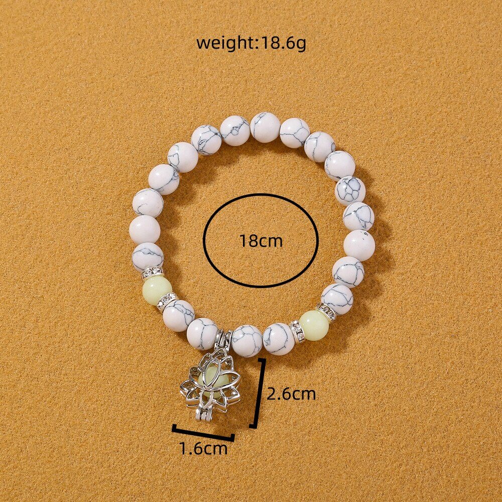 Weißes Howlith-Armband mit Lotus-Anhänger, 18 cm, Edelstein-Schmuck, Damen-Accessoire