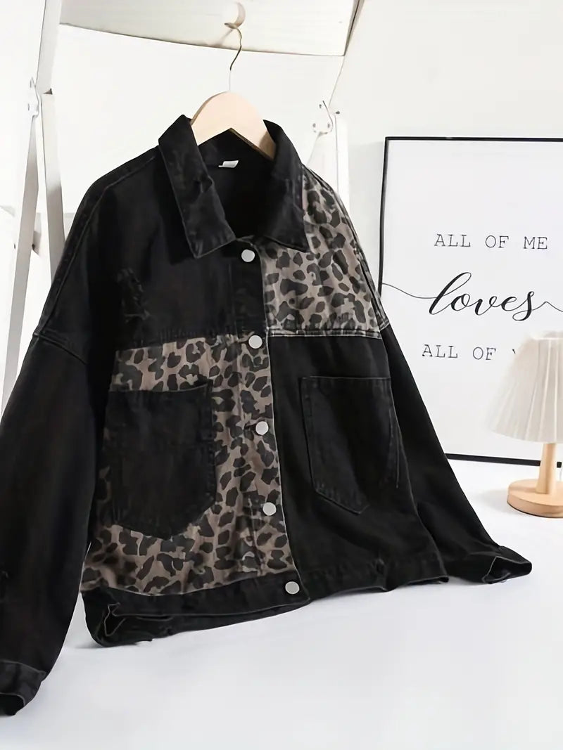 Schwarze Jeansjacke mit Leopardenmuster, Damenmode, lässig, trendig, Herbstbekleidung.
