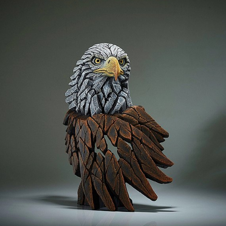 Holzadler-Skulptur, handgeschnitzt, detailreich, braun-grau, dekorative Tierfigur, Kunsthandwerk