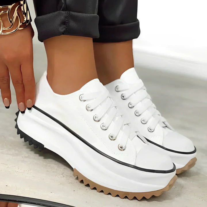 Weiße Plateau-Sneaker mit dicker Sohle, Damenmode, lässig, bequem, trendig, Streetwear.