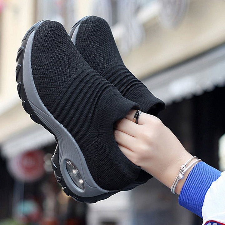 Schwarze Damen-Walkingschuhe, atmungsaktiv, rutschfest, bequem, für Outdoor-Aktivitäten.