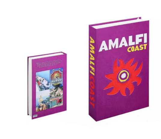 Lila Buch "Amalfi Coast" mit rotem Design, Reiseguide, Hardcover, italienische Küste.