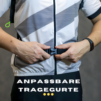 Mann mit weißer Fahrradjacke, verstellbare Tragegurte, sportlich, Outdoor-Bekleidung.