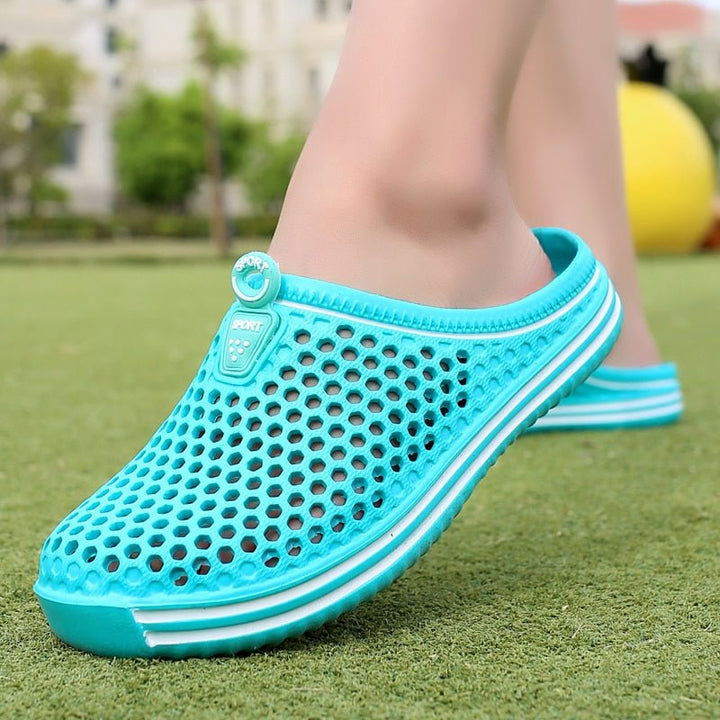 Türkise Sommerschuhe aus Kunststoff, atmungsaktiv, ideal für Freizeit und Garten.