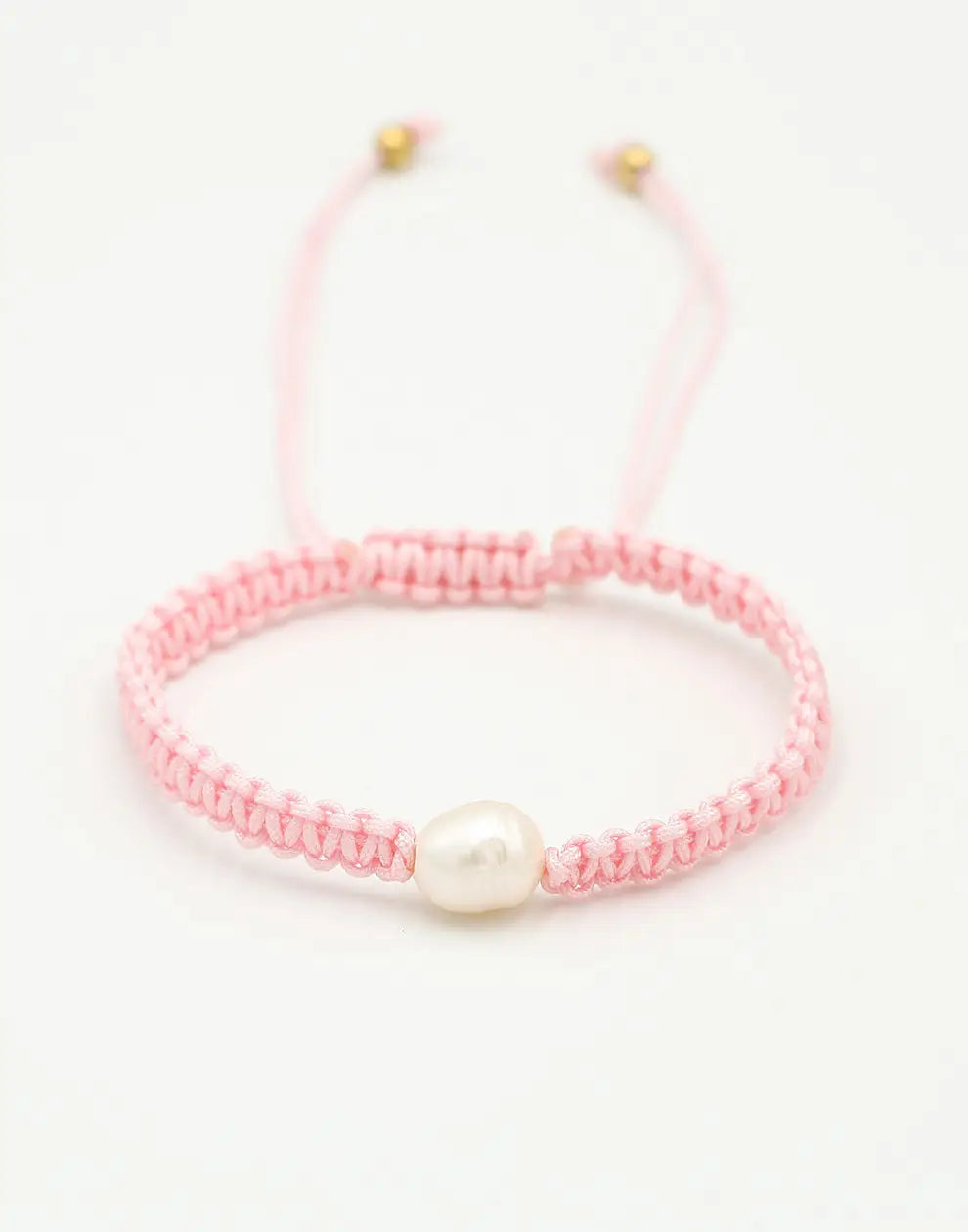 Rosa Makramee-Armband mit Perle, handgefertigt, verstellbar, modisches Schmuckstück.