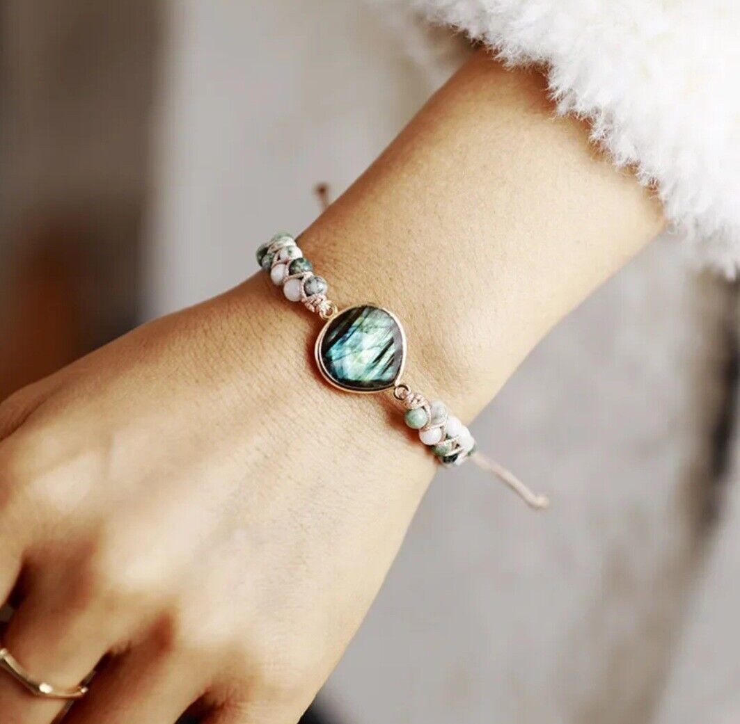 Damenarmband mit blauem Edelstein, Perlen, verstellbar, handgefertigt, modisch, elegant.