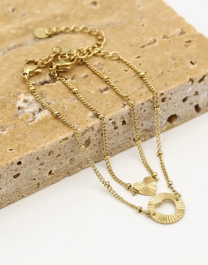 Goldene Freundschaftsarmbänder-Set, filigranes Design, verstellbar, modischer Schmuck.