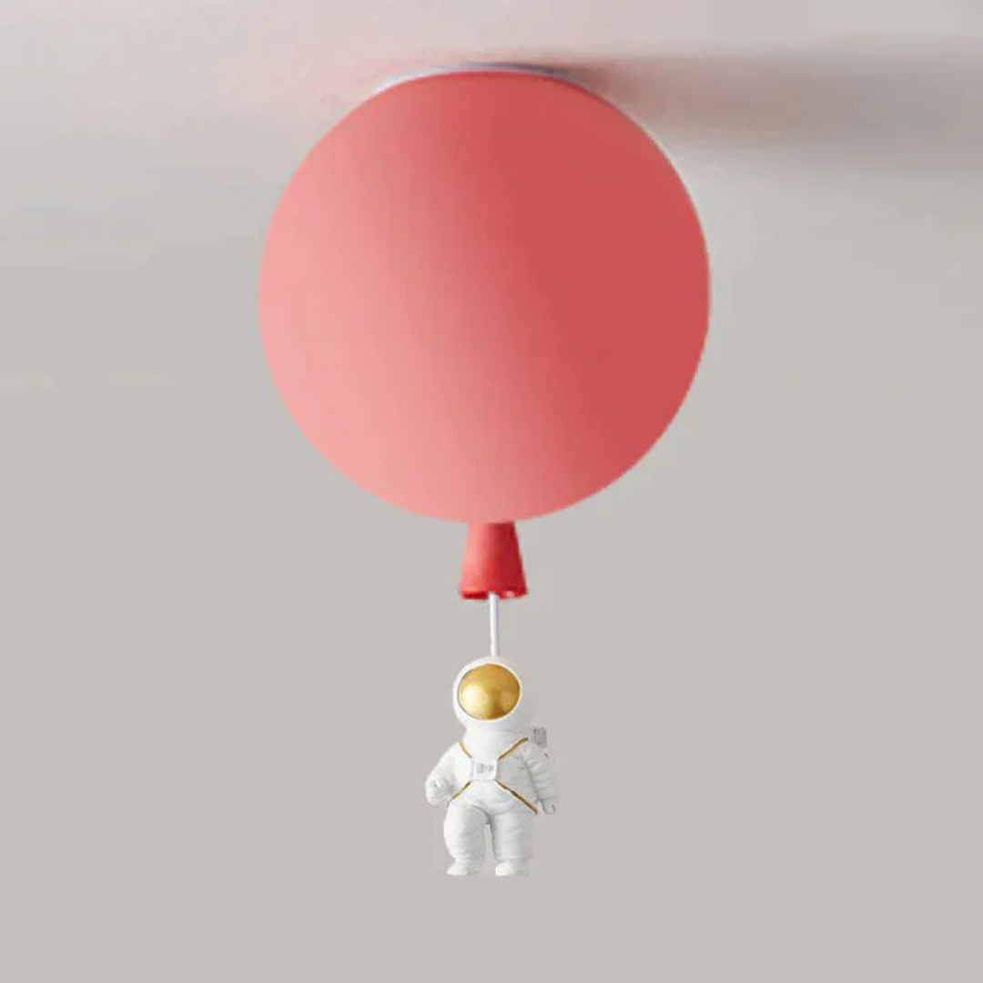 Rote Deckenleuchte mit Astronauten-Anhänger, modernes Design, Kinderzimmerlampe.
