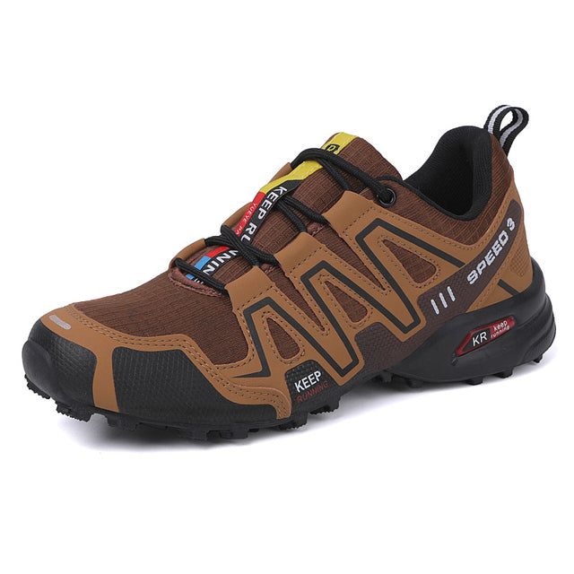 Brauner Herren-Wanderschuh, atmungsaktiv, Mesh, rutschfest, für Outdoor-Aktivitäten.