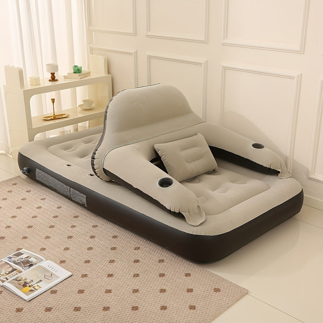 Aufblasbares Sofa-Bett, beige, mit Kissen, ideal für Wohnzimmer, multifunktional, modern.