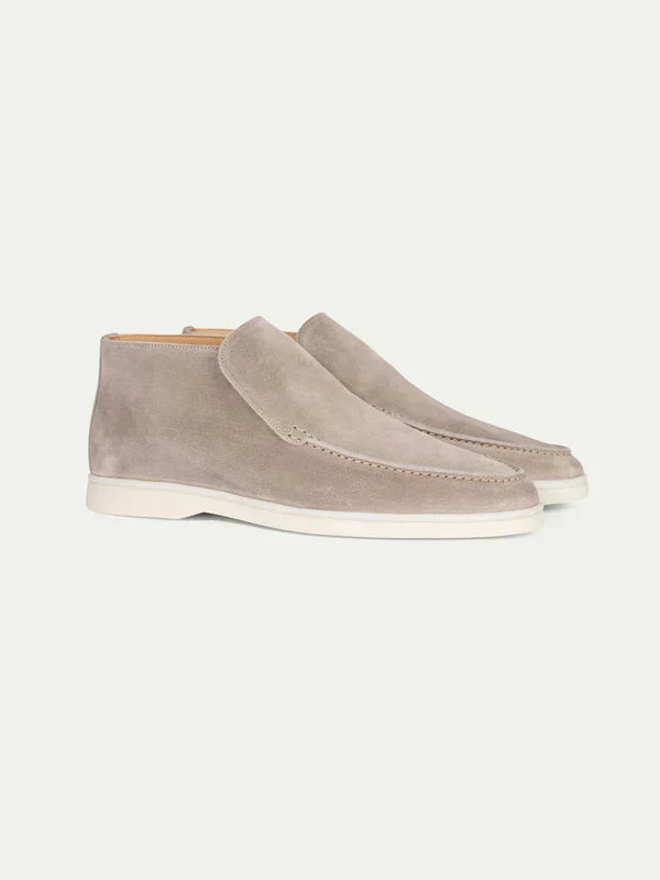 Herren City Loafer, hellgraues Wildleder, italienische Lederschuhe, elegant, modern.