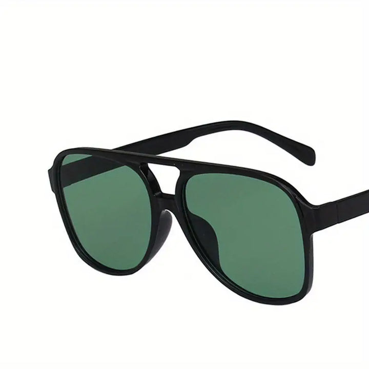 Schwarze Sonnenbrille mit grünen Gläsern, Unisex, modisch, UV-Schutz, Accessoire.