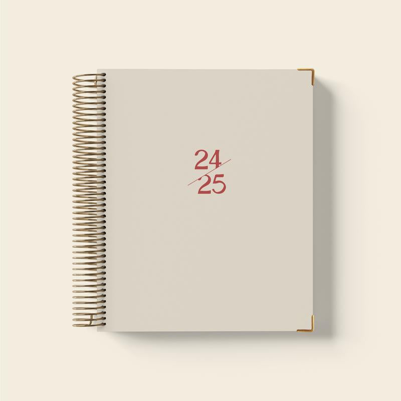 Beiger Spiralplaner 2024/2025, minimalistisches Design, Hardcover, goldene Ecken.