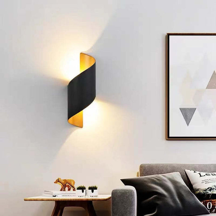 Schwarze LED-Wandleuchte modern, Wohnzimmer, energiesparend, dekorativ, Innenbeleuchtung.